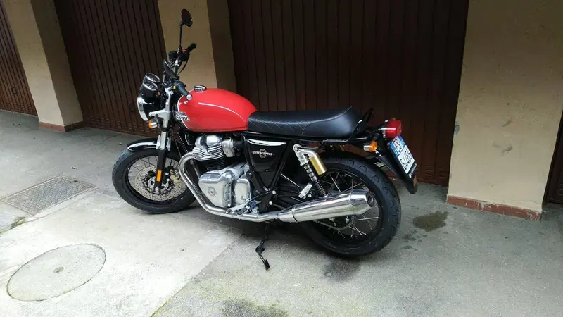 Royal Enfield Interceptor 650 Custom (2020)