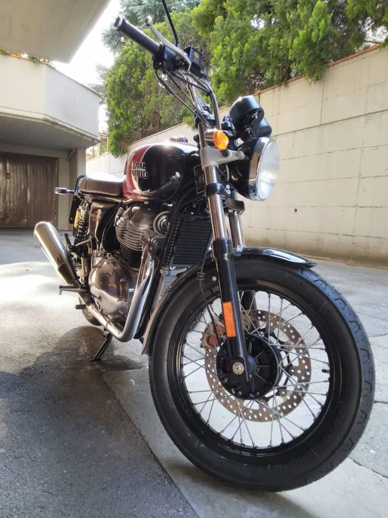 Royal Enfield Interceptor 650 Custom (2020) (5)