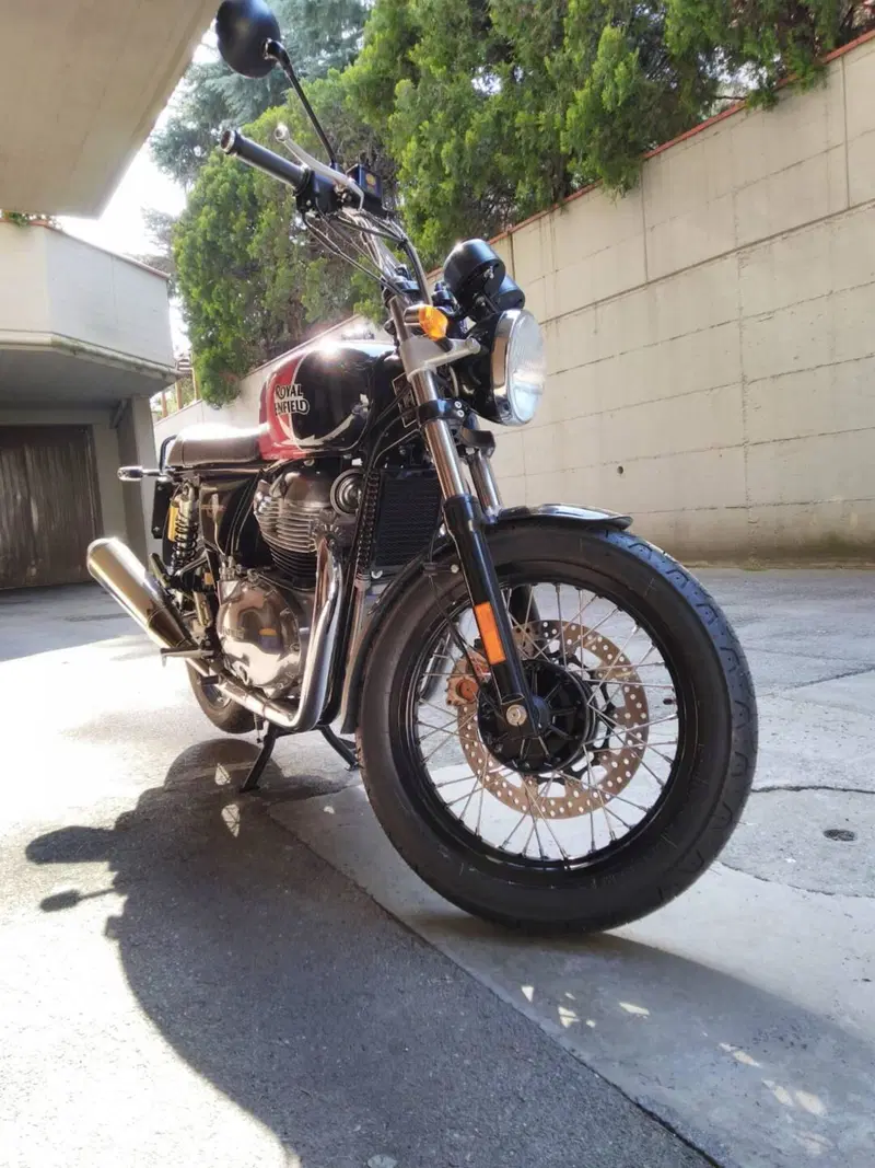 Royal Enfield Interceptor 650 Custom (2020) (6)