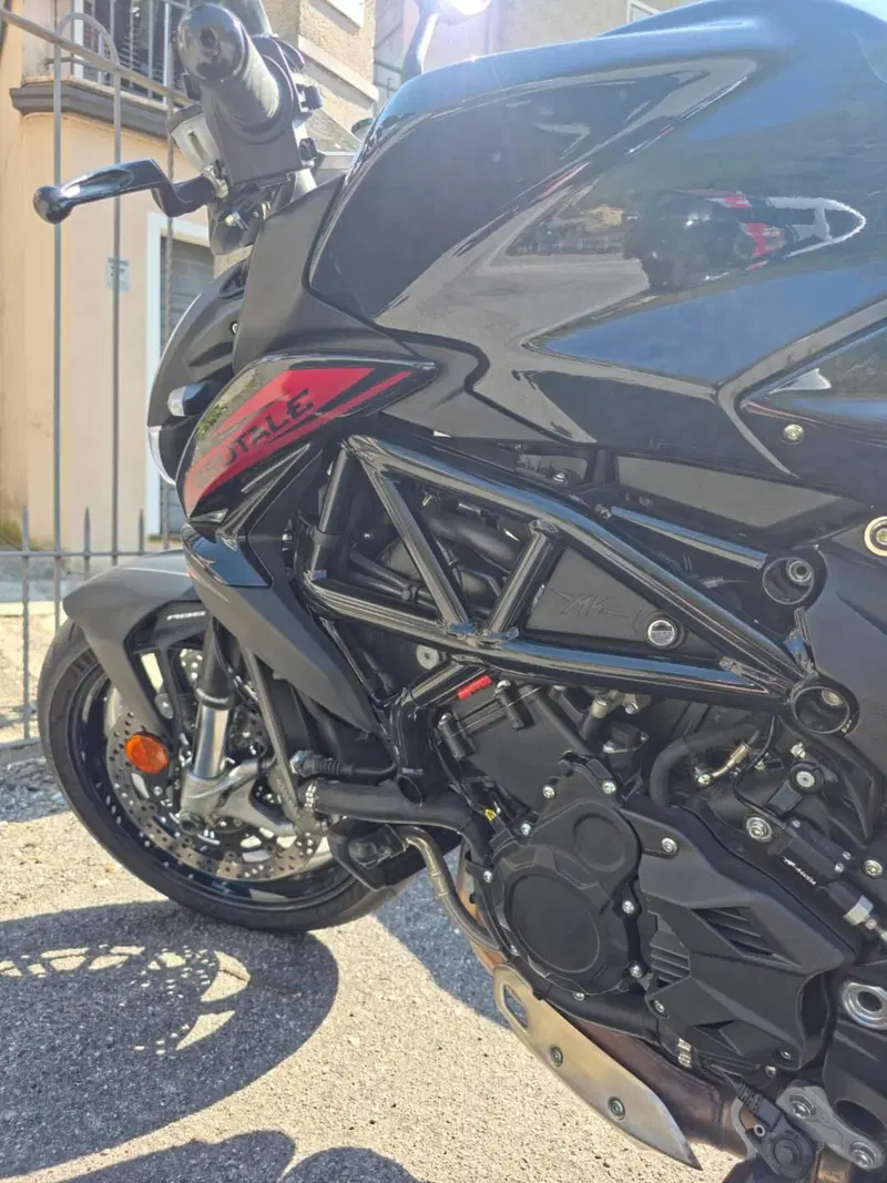 MV Agusta Brutale 800 R (2023 - 25) (6)
