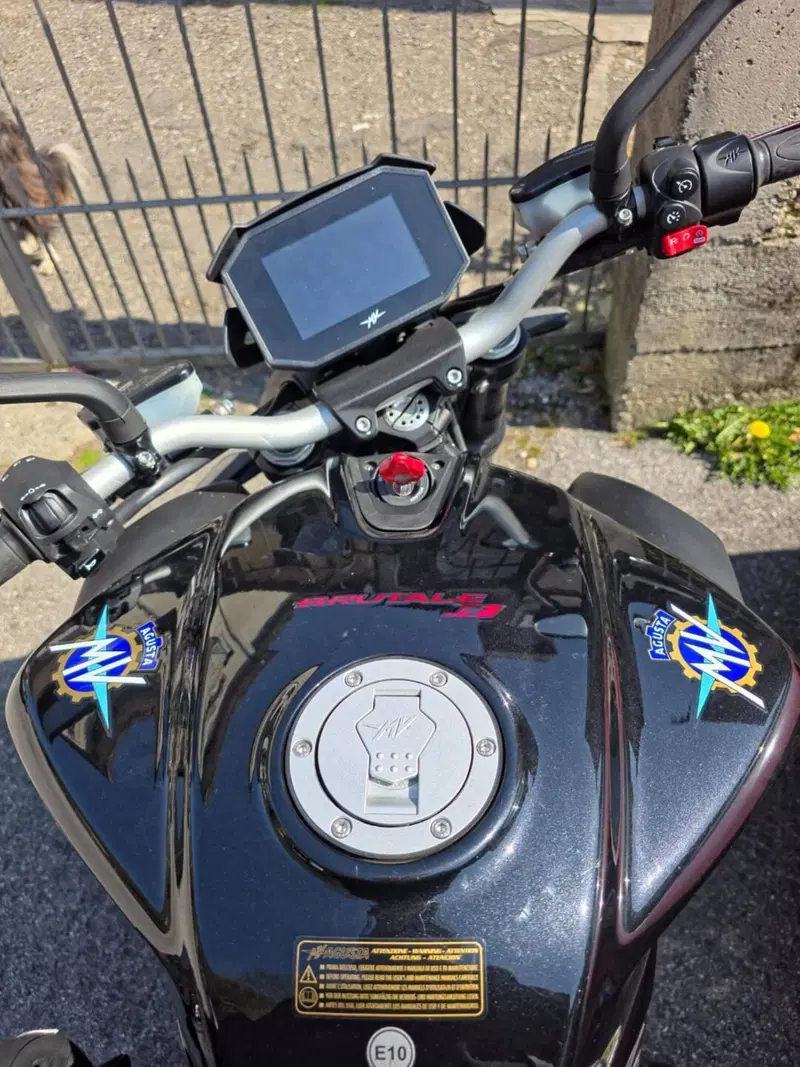 MV Agusta Brutale 800 R (2023 - 25) (8)