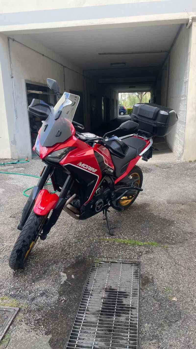 Moto Morini X-Cape 650 Gold Wheels Edition (2022 - 26) (3)