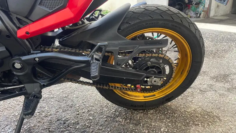 Moto Morini X-Cape 650 Gold Wheels Edition (2022 - 26) (6)