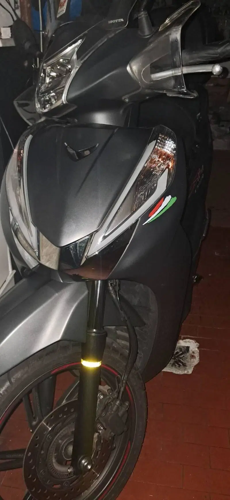 Honda SH 300 i Sport ABS (2018 - 20) (8)