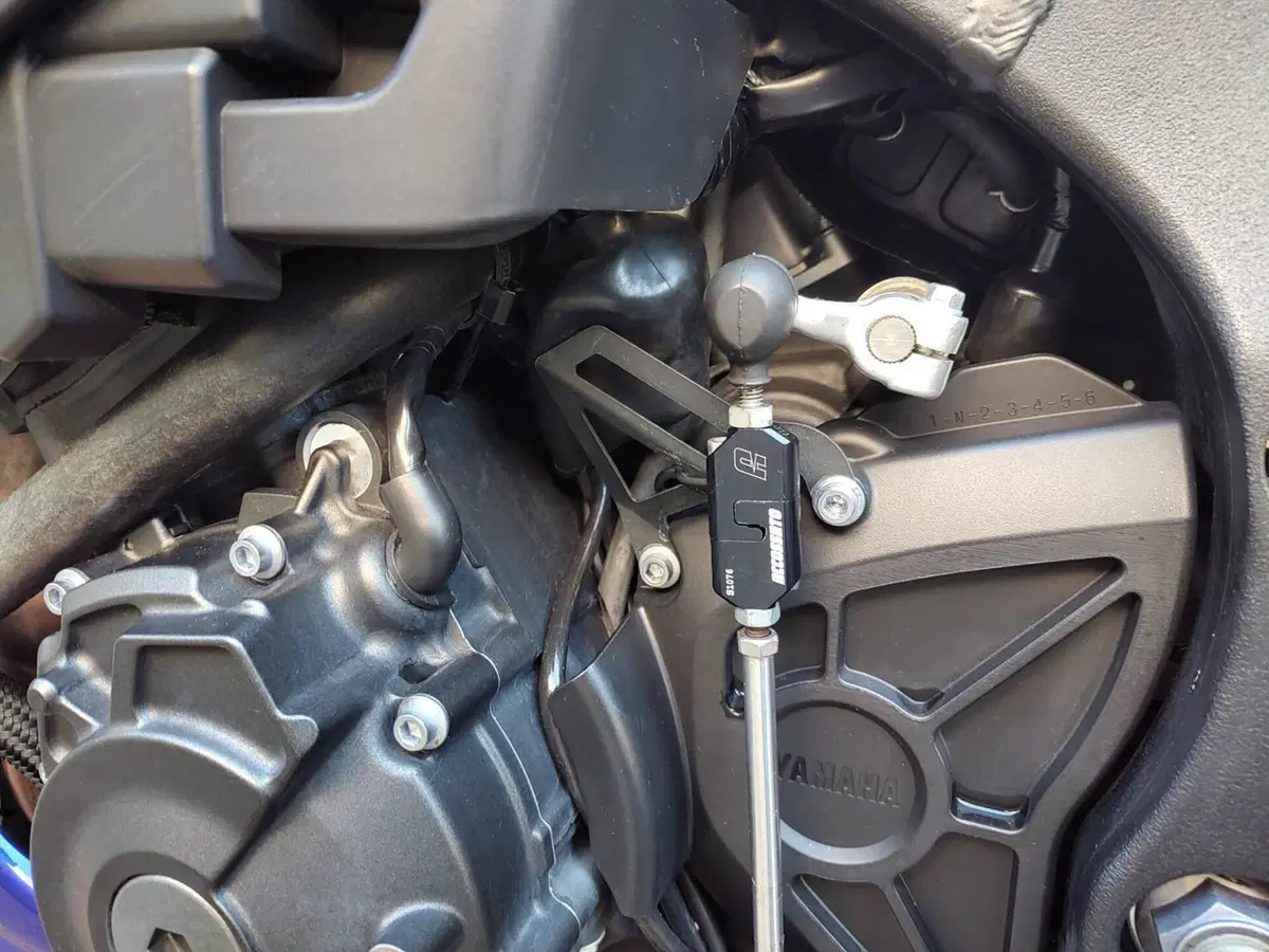 Yamaha MT-10 ABS (2016 - 17) (6)