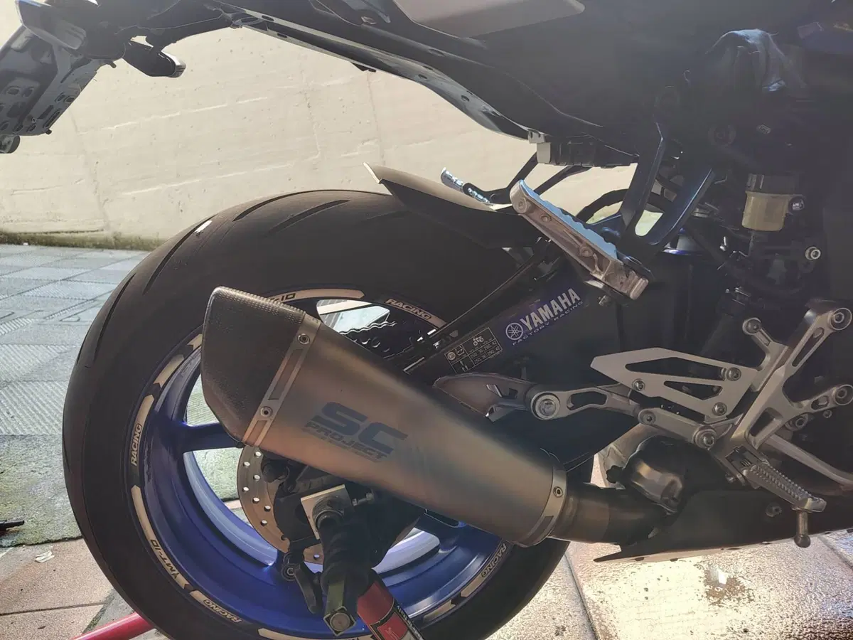 Yamaha MT-10 ABS (2016 - 17) (9)