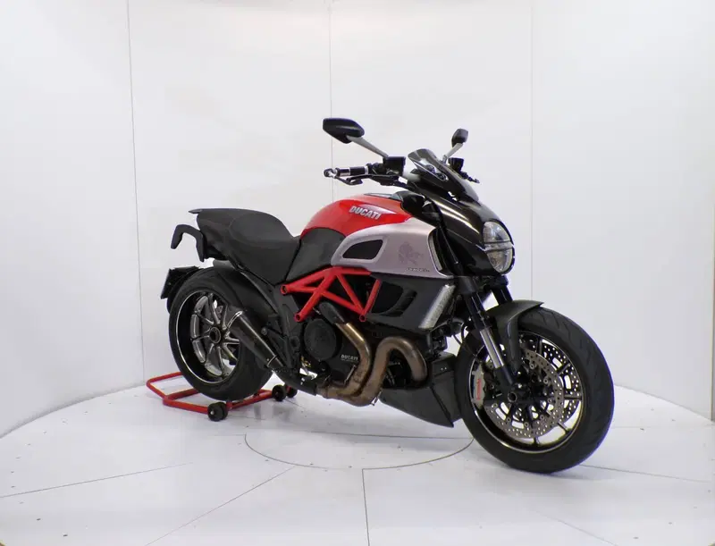 Ducati Diavel 1200 (2010 - 13) (2)