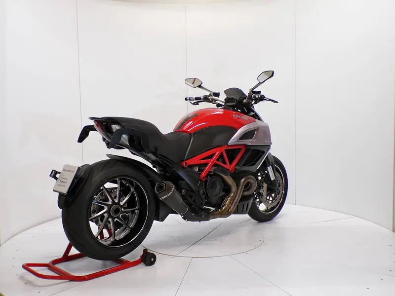 Ducati Diavel 1200 (2010 - 13) (6)