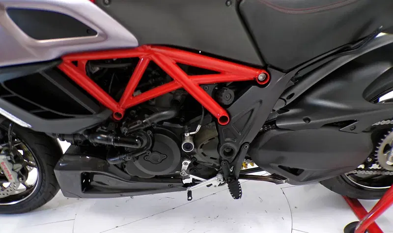 Ducati Diavel 1200 (2010 - 13) (9)