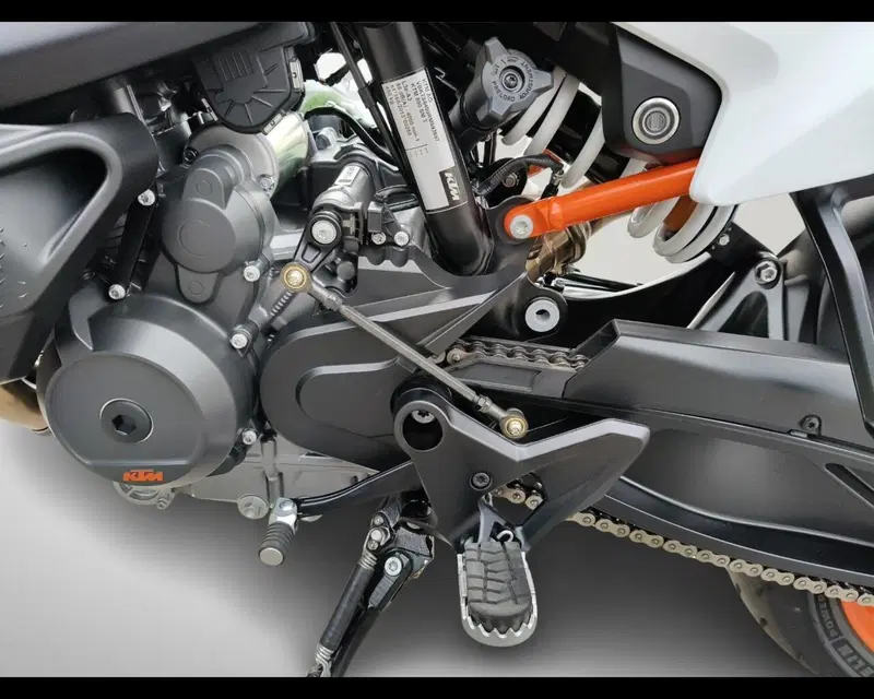 KTM 890 SMT (2023 - 25) (14)