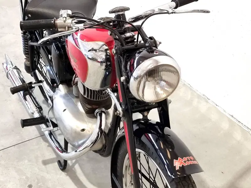 Moto Morini 125 T (9)