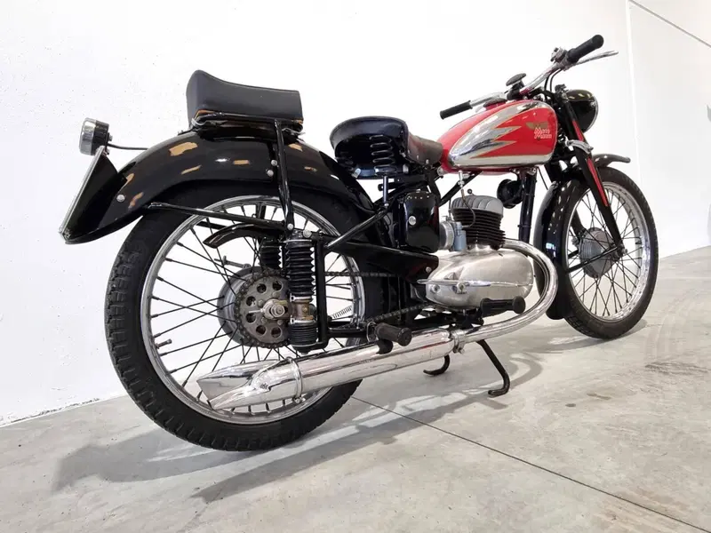 Moto Morini 125 T (13)