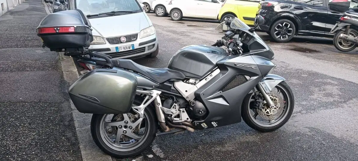 Honda VFR 800 (2006 - 13) (2)
