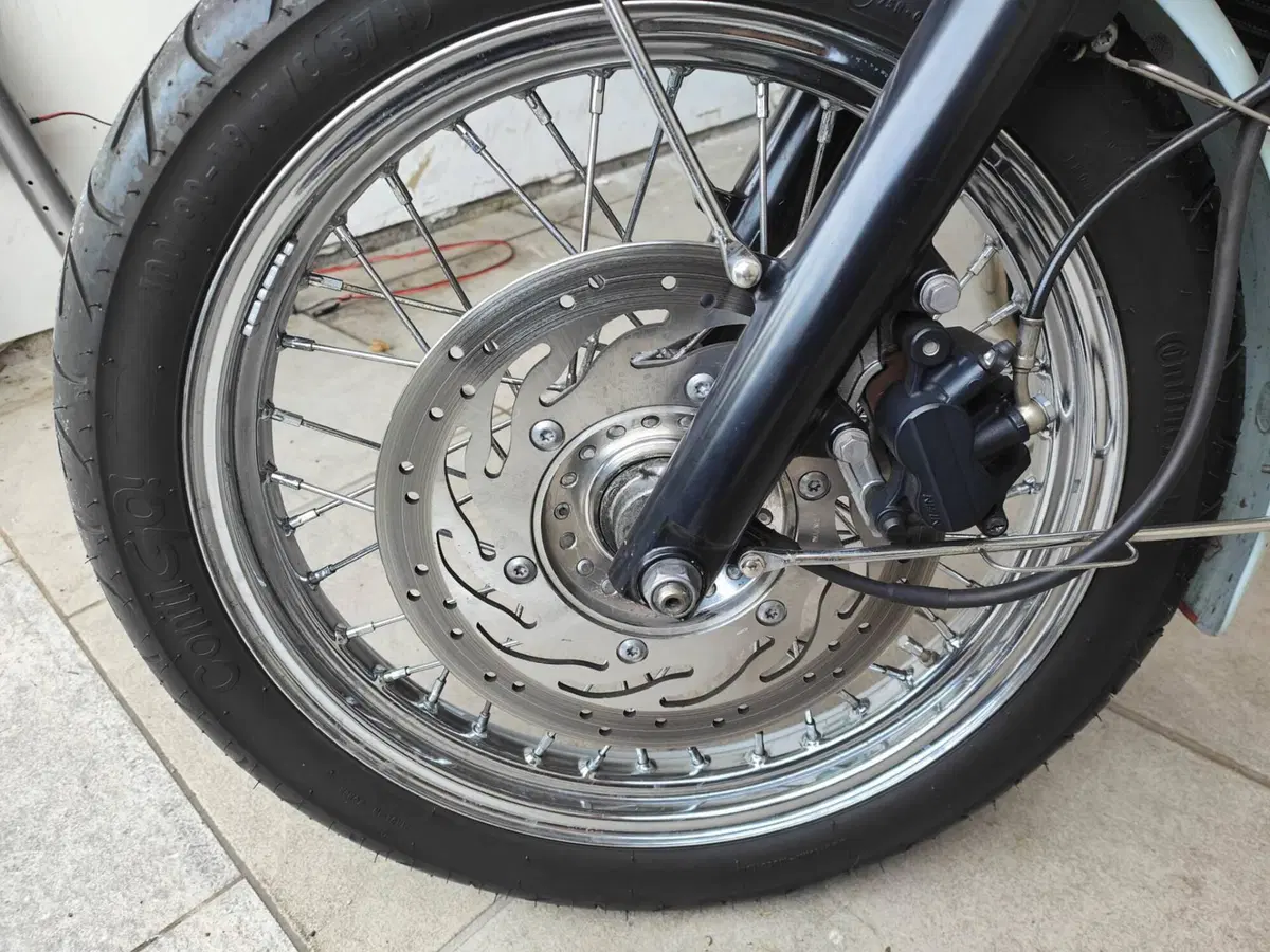 Triumph Bonneville T100 50th Anniversary (2009) (13)