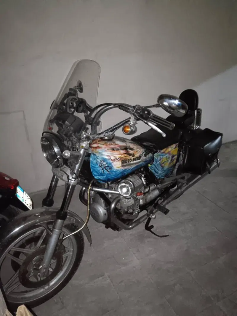 Moto Guzzi Nevada 