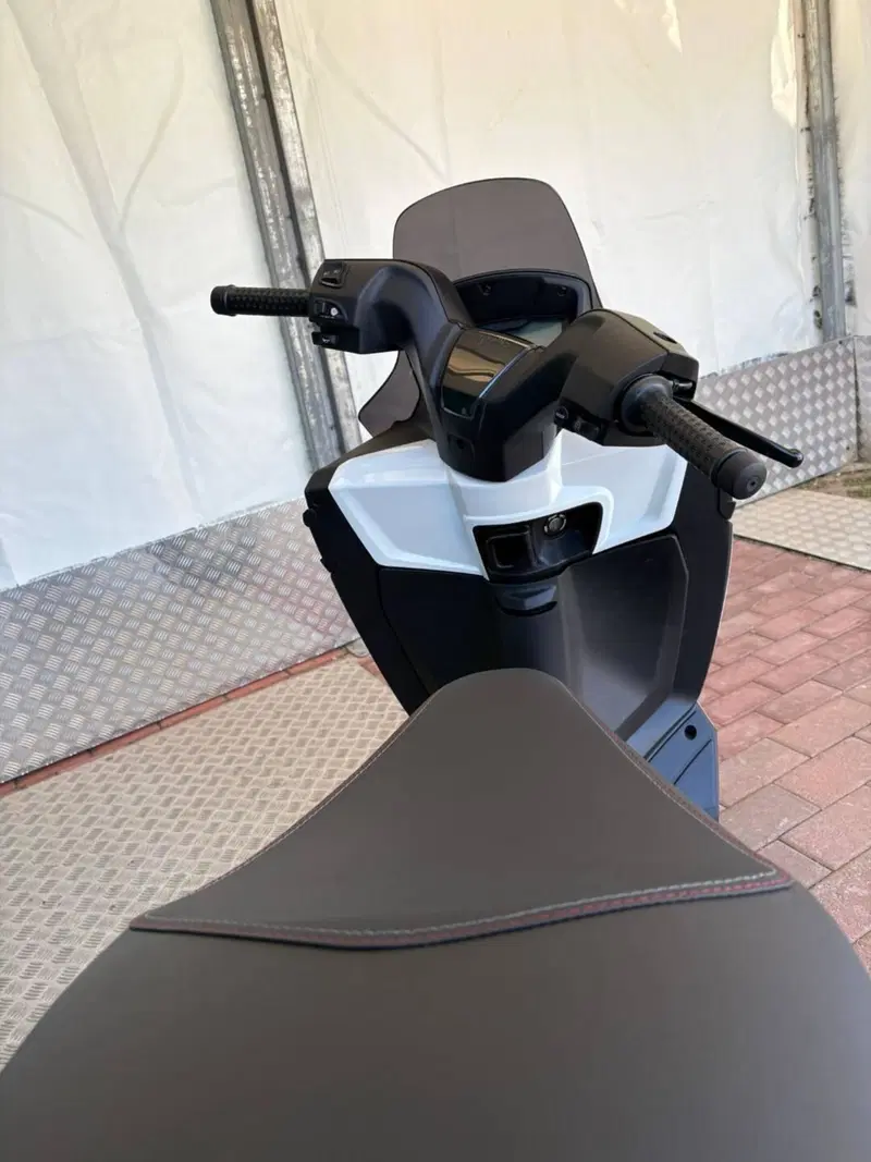 Aprilia SXR 50 (2021 - 26) (7)