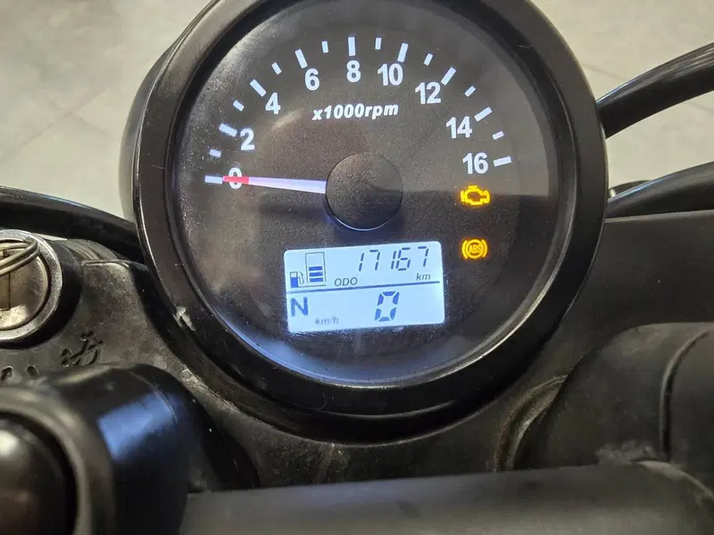 Brixton Motorcycles Cromwell 250 (2021 - 25) (5)