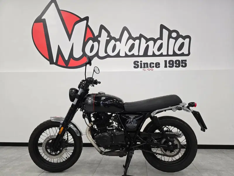 Brixton Motorcycles Cromwell 250 (2021 - 25) (3)