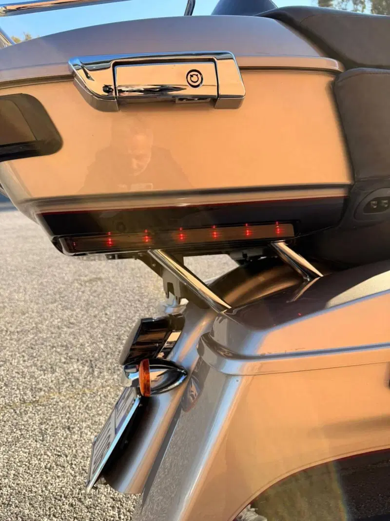 Harley-Davidson 107 Road Glide Ultra (2017 - 18) - FLTRU (8)