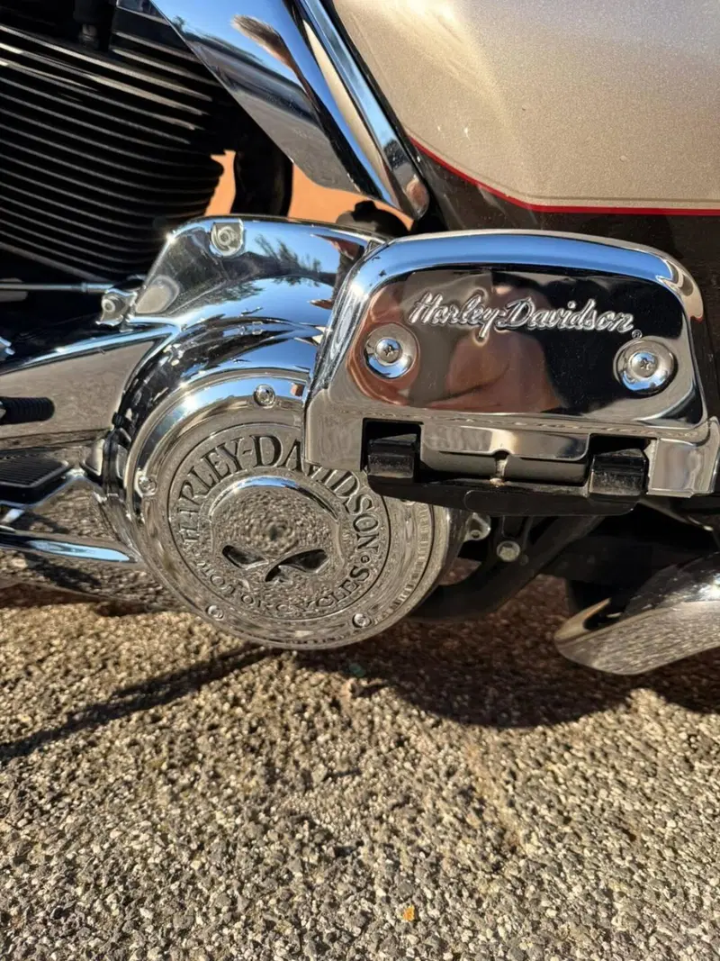 Harley-Davidson 107 Road Glide Ultra (2017 - 18) - FLTRU (10)