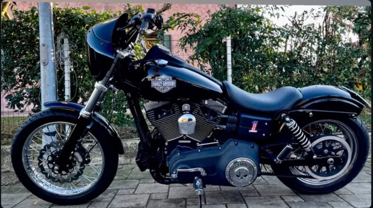 Harley-Davidson 1584 Street Bob (2007) - FXDB