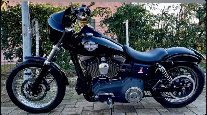 Harley-Davidson 1584 Street Bob (2007) - FXDB