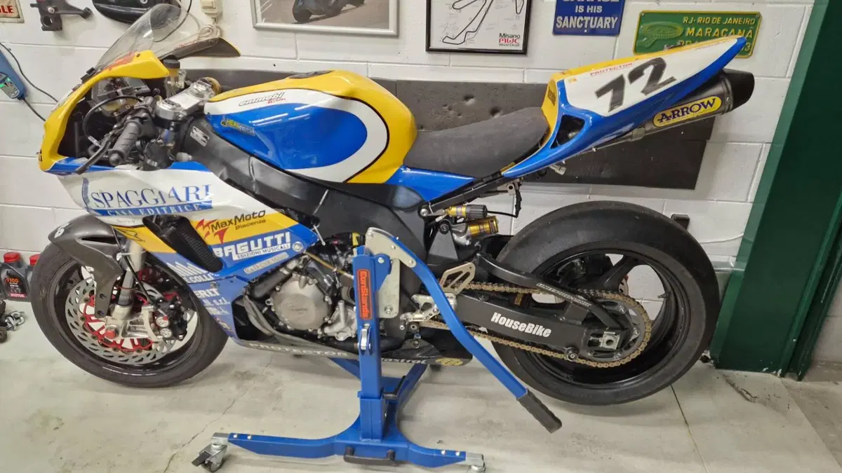 Honda CBR 1000 RR Fireblade (2004 - 05) (6)