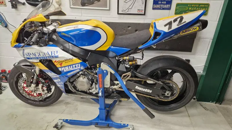 Honda CBR 1000 RR Fireblade (2004 - 05) (6)