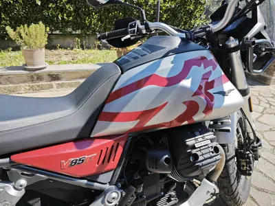 Moto Guzzi V85 TT Travel (2020) usata