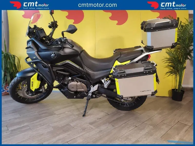 QJ Motor SVT 650 X (2024) (3)