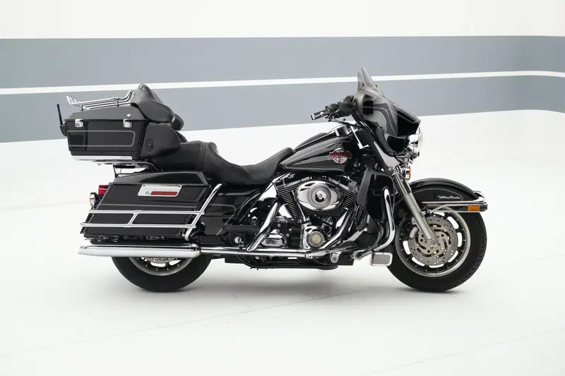 Harley-Davidson 1584 Electra Glide Ultra Classic (2007) - FLHTCU (2)