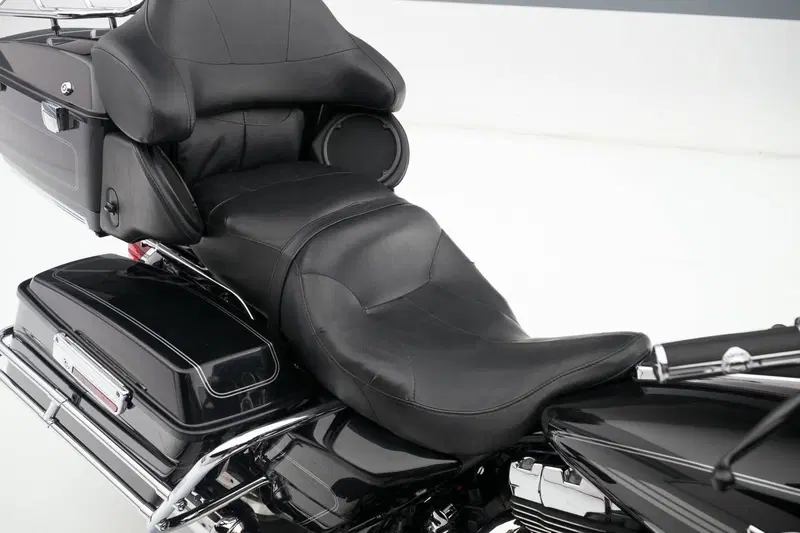 Harley-Davidson 1584 Electra Glide Ultra Classic (2007) - FLHTCU (13)