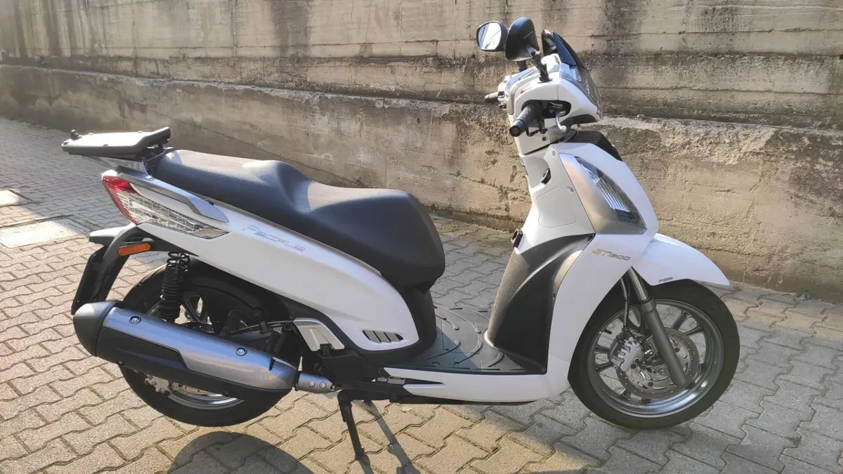 Kymco People 300i GT ABS (2016 - 20) (4)