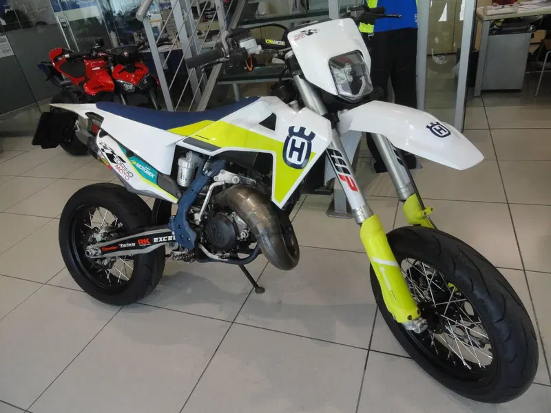 Husqvarna TC 125 (2022) (2)