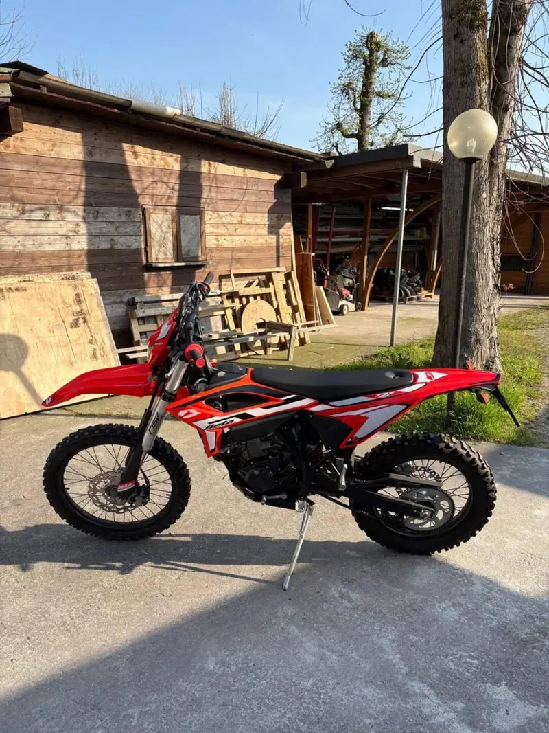 Betamotor RR 125 4T Enduro T (2023 - 24) (2)