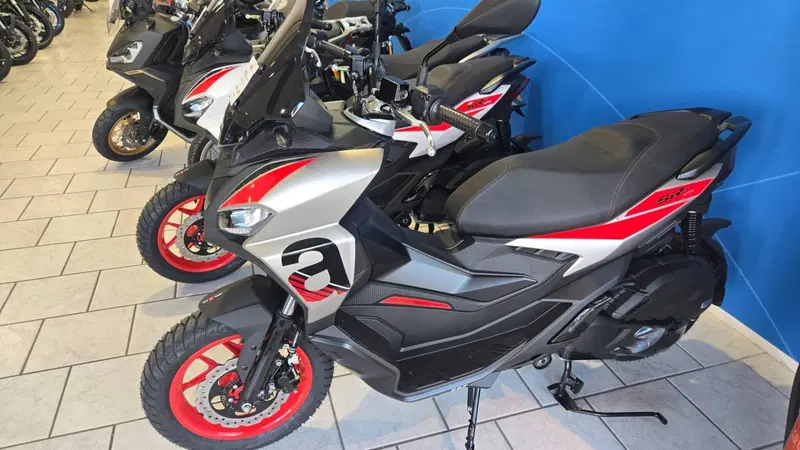 Aprilia SR GT 125 Sport (2025 - 26) (6)