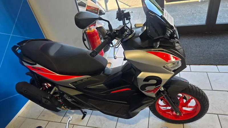 Aprilia SR GT 200 Sport (2025 - 26) (6)