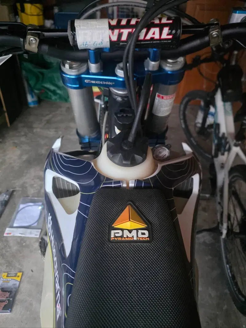 Husqvarna TE 300i Rockstar Edition (2022) (3)