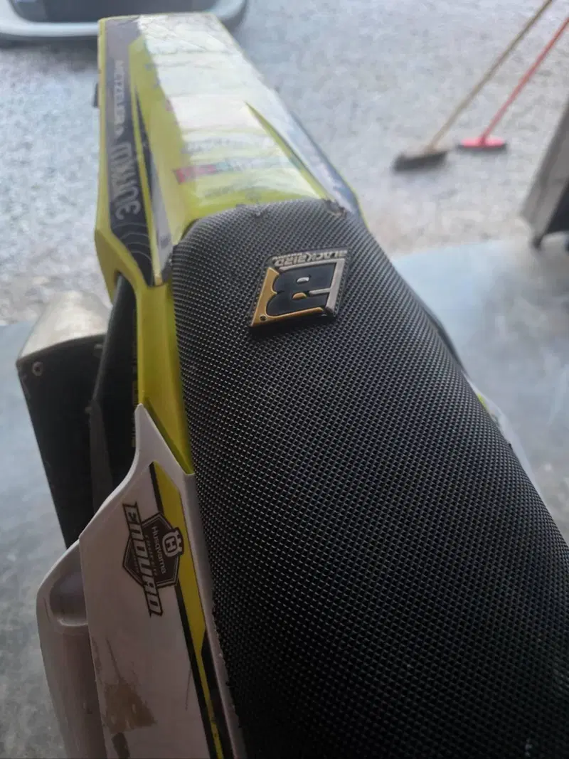 Husqvarna TE 300i Rockstar Edition (2022) (4)