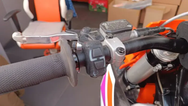 KTM 250 SX-F (2023) (3)