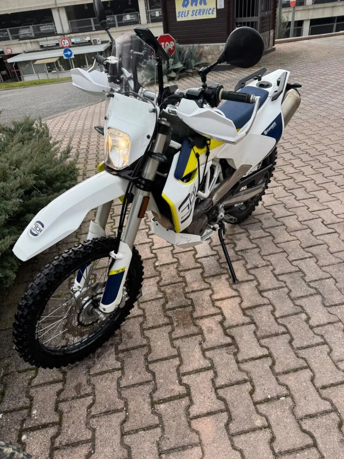 Husqvarna 701 Enduro (2017 - 19) (2)