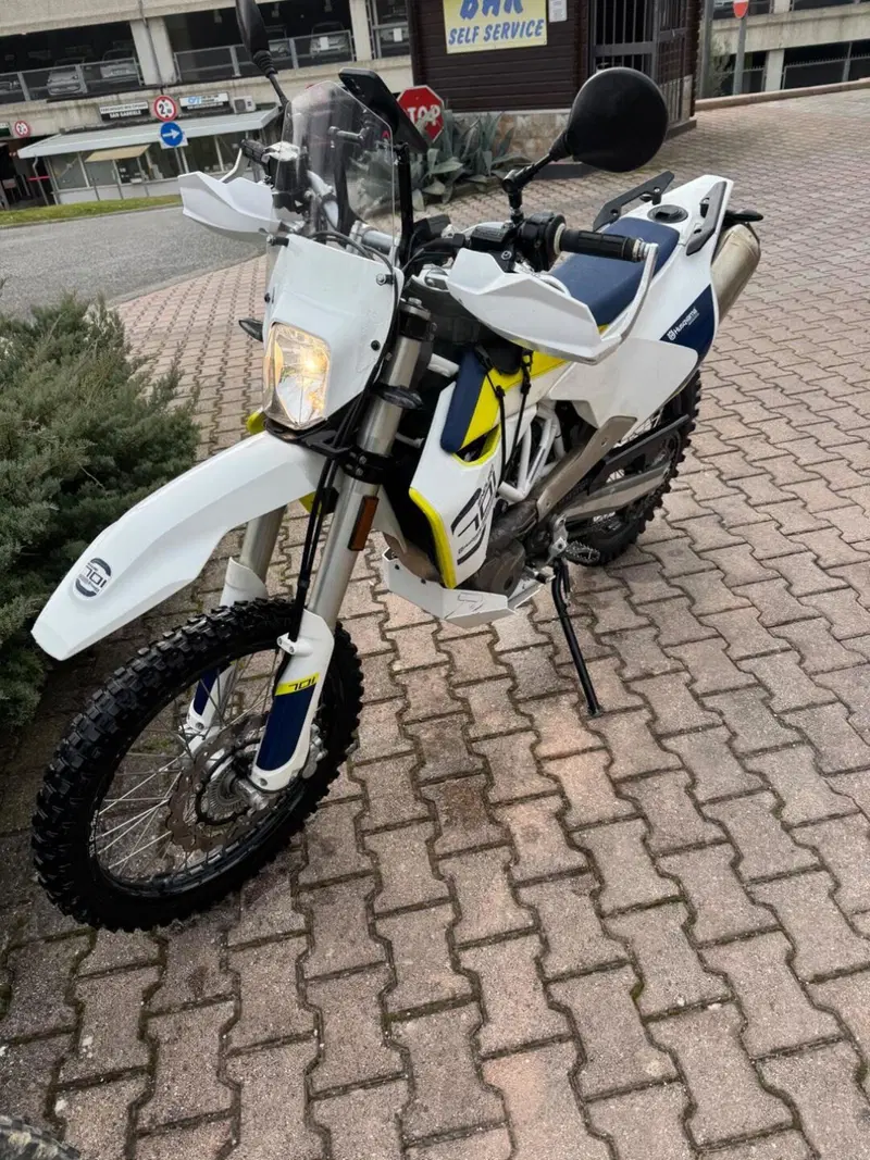 Husqvarna 701 Enduro (2017 - 19) (2)