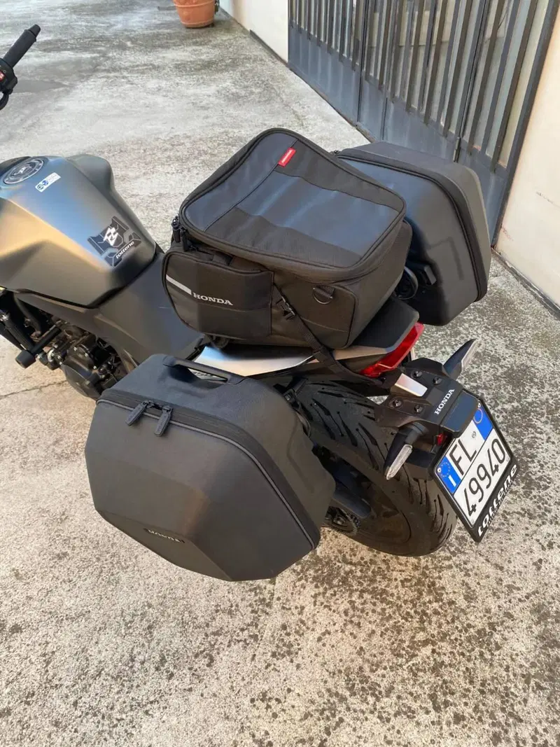 Honda CB 750 Hornet (2023 - 24) (5)