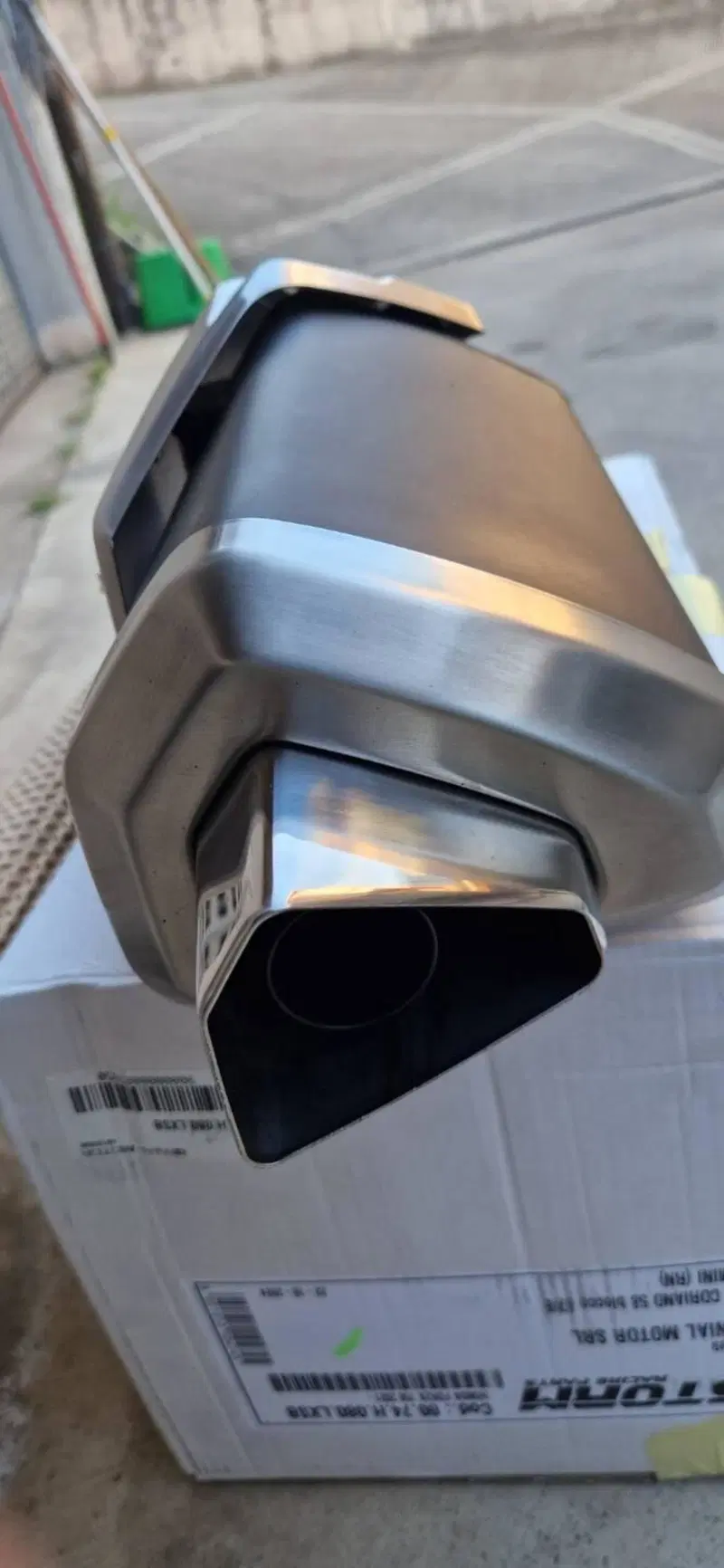 Terminale Honda Forza 750 originale (2)