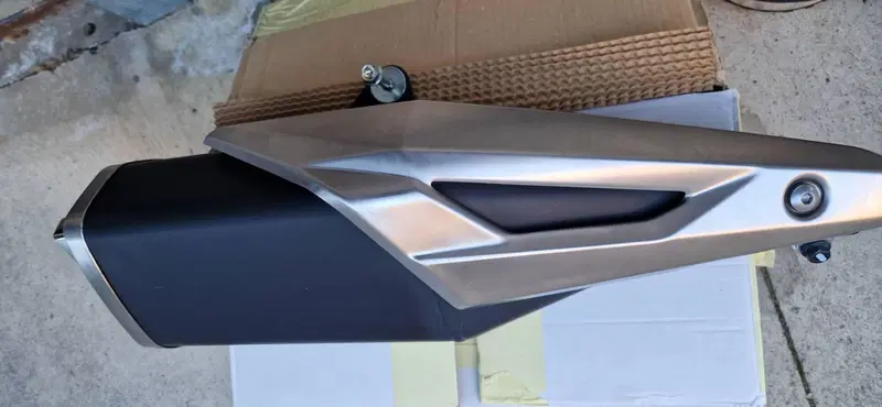 Terminale Honda Forza 750 originale (4)