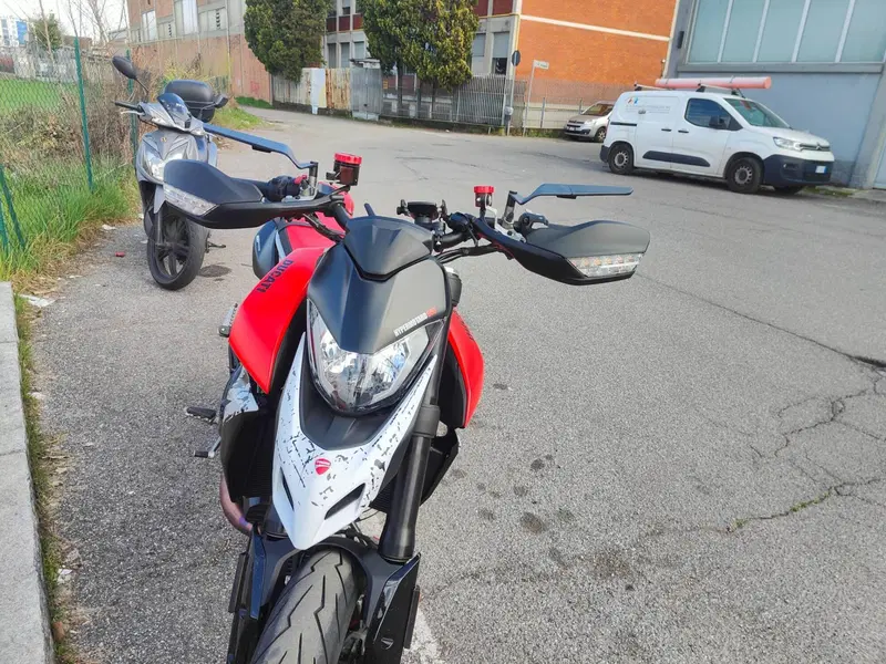 Ducati Hypermotard 950 RVE (2022 - 25) (3)