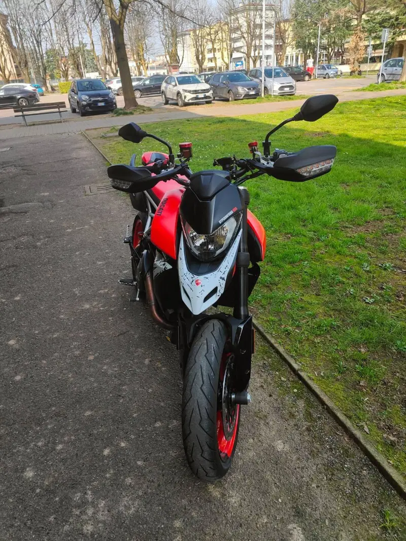 Ducati Hypermotard 950 RVE (2022 - 25) (5)