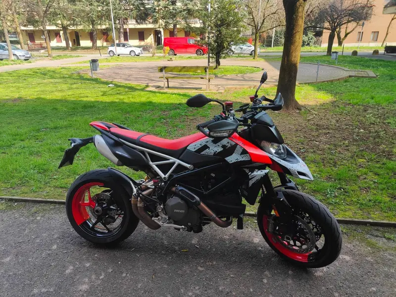 Ducati Hypermotard 950 RVE (2022 - 25) (6)