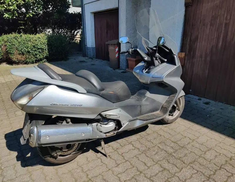 Honda Silver Wing 600 (2005 - 09) (2)