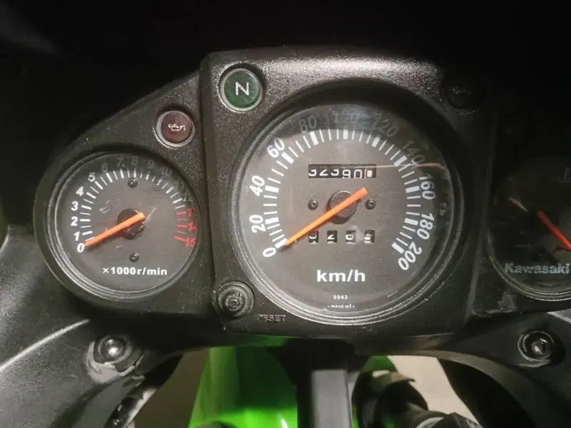 Kawasaki Ninja 250 R (2007 - 13) (11)